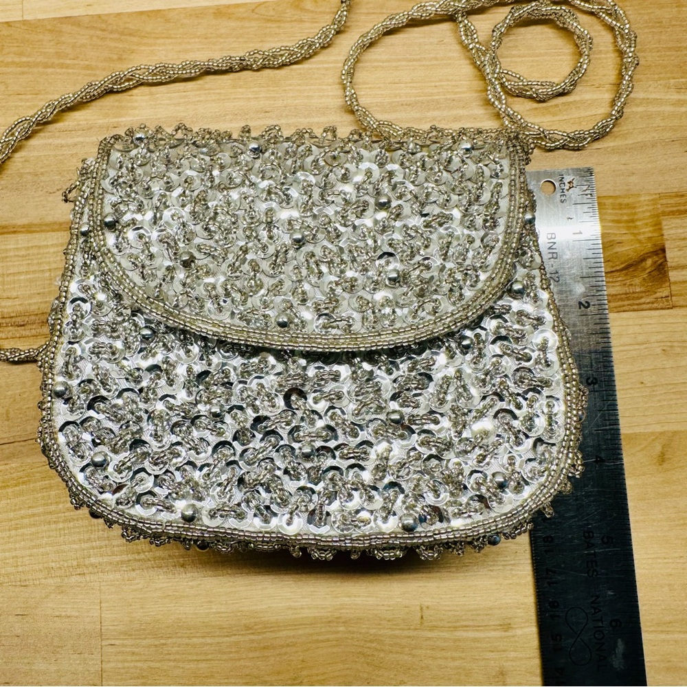 La Regale Clutch Crossbody Purse Metallic Beaded Silver Evening Accessory - Picture 13 of 13